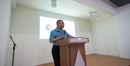 沙捞越大学校方代表潘振丰教授在欢迎仪式上致辞