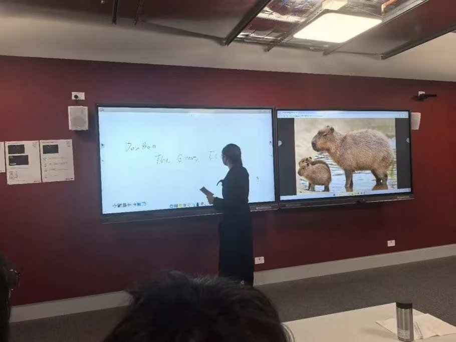 钱苏豫同学演讲照