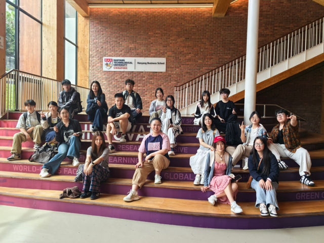 科文学子赴新加坡南洋理工大学研修合影