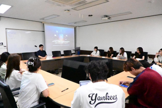首尔大学AI主题研讨课堂